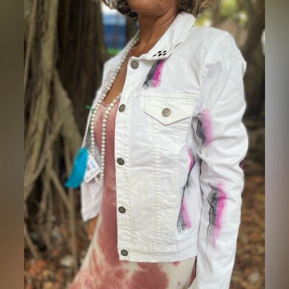 Hand painted white jean jacket - Picture 3 of 5